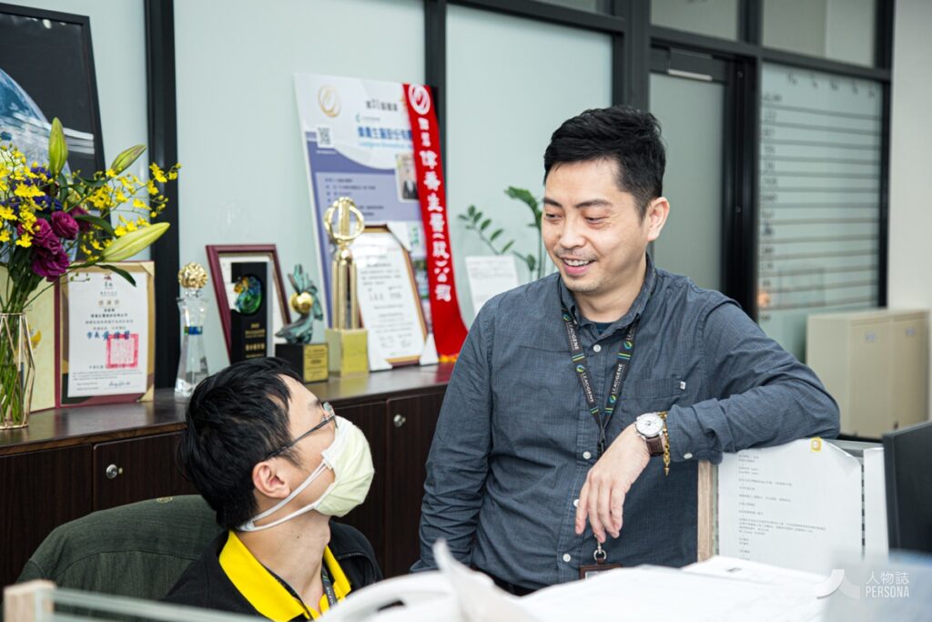 偉喬生醫董事長莊詠鈞堅持與公司員工建立相互信任的關係。