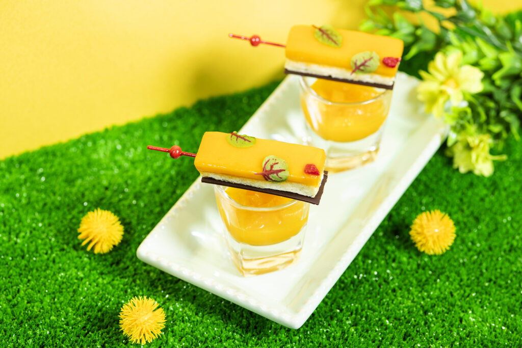 芒果凍糕佐芒果拉西。（台北遠東香格里拉提供）
