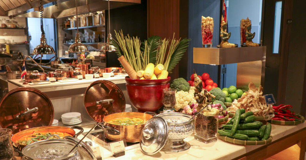 台北士林萬麗酒店士林廚房推出「泰飄香 · 麗饗泰美味」全自助餐檯