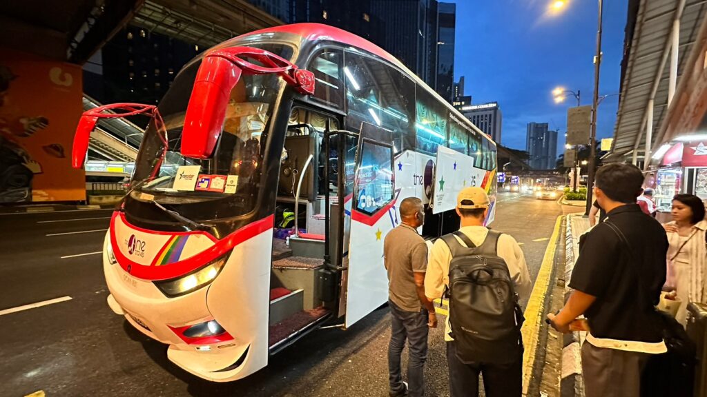 滿多人會選擇搭乘Transtar前往新加坡。（李岳提供）