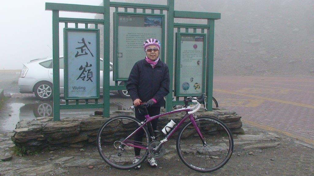 熱愛挑戰的杜綉珍，在70歲前騎車征戰武嶺。